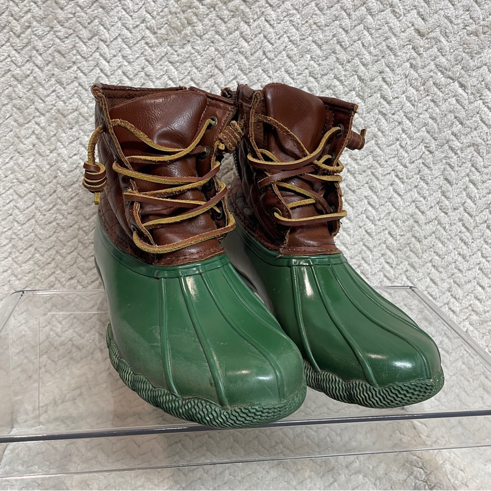 Steve Madden Women's Green Ankle Rain Duck Boots size 7 Preppy